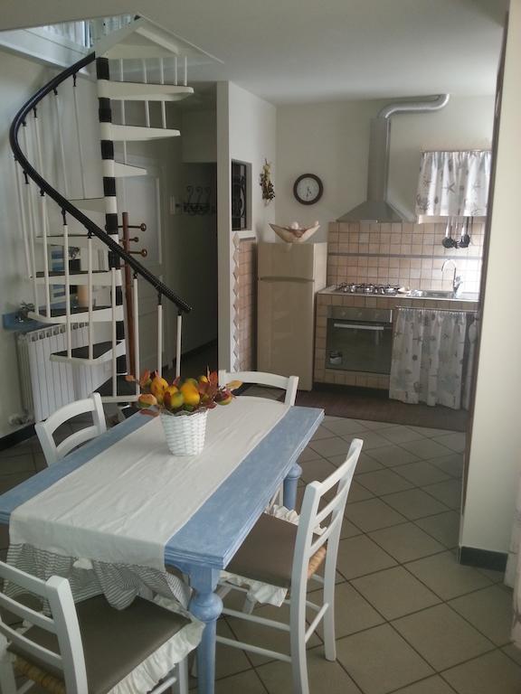 Case Vacanze Borgo Marina Империа Стая снимка