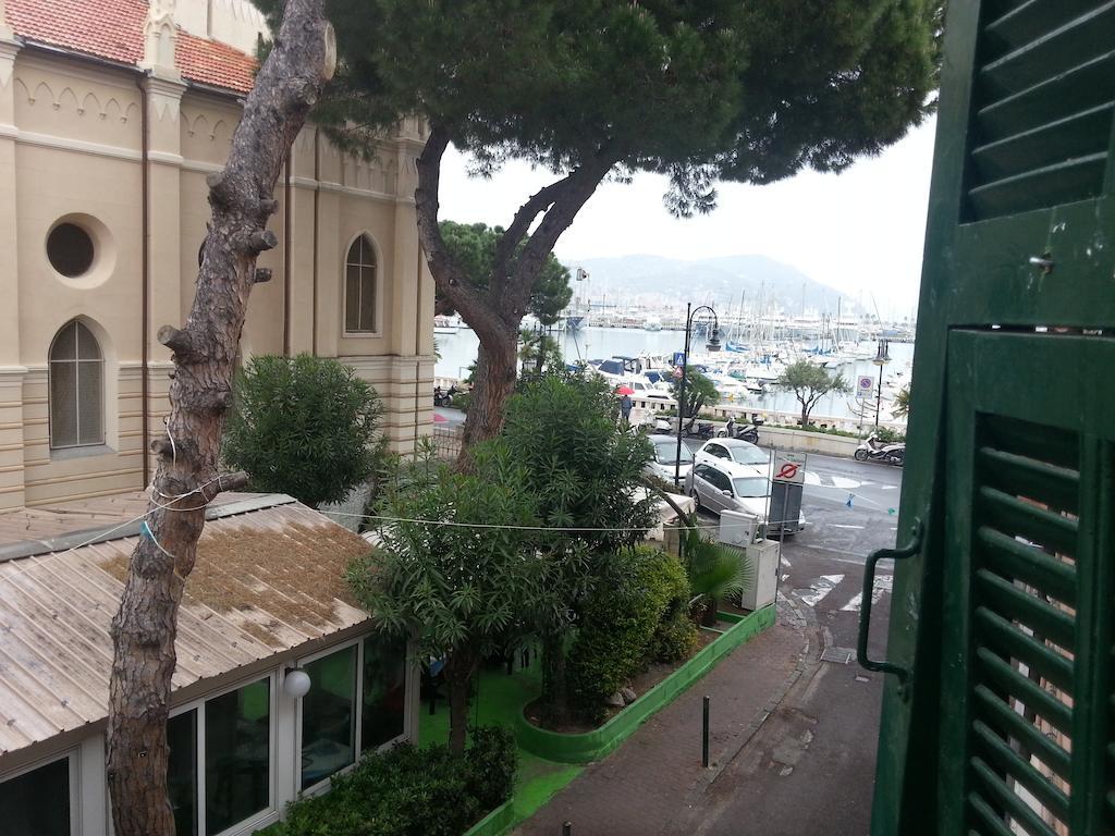 Case Vacanze Borgo Marina Империа Стая снимка